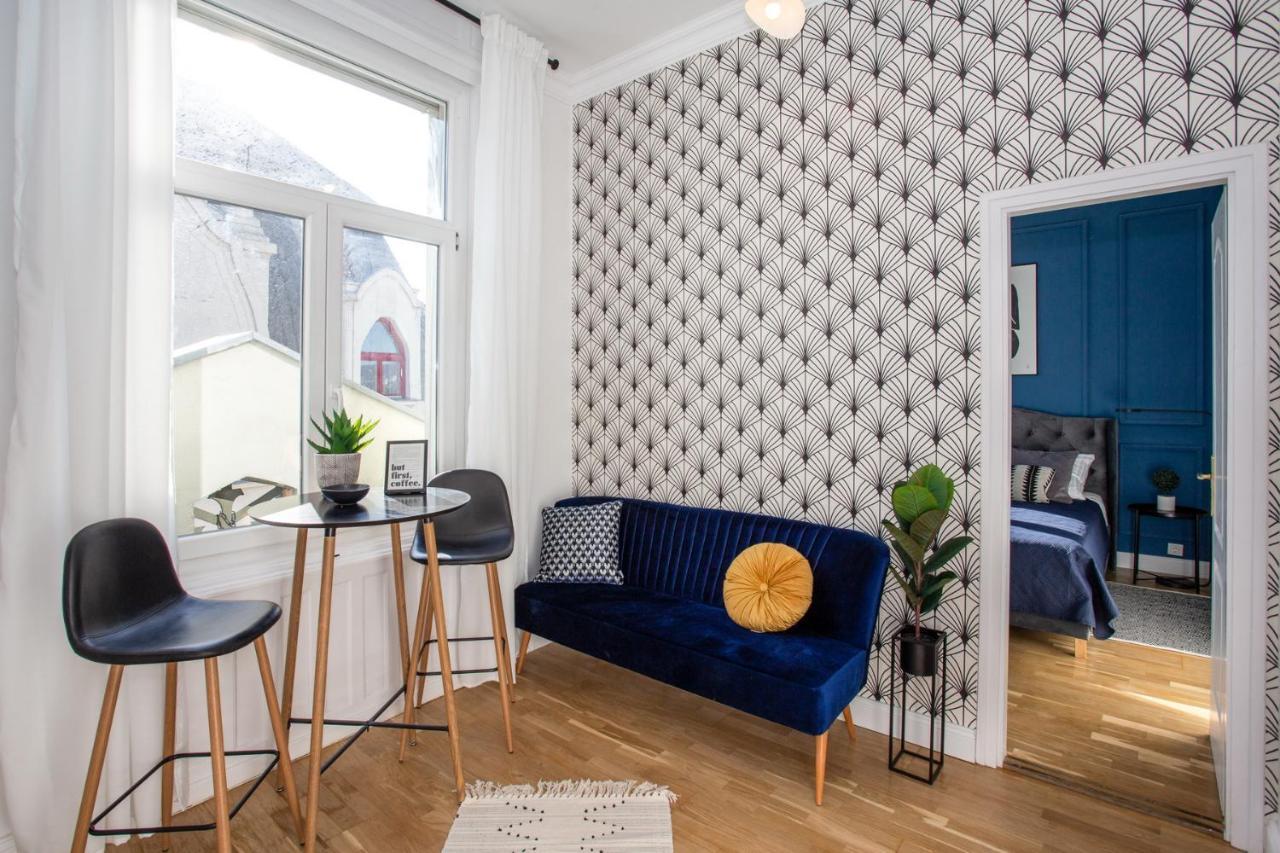 Apartamento Cute Riverside With Unique Danube View Balcony *