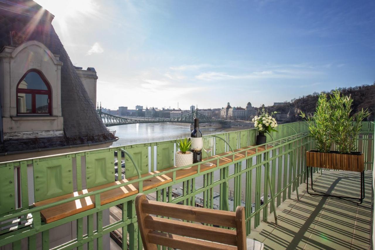 Cute Riverside With Unique Danube View Balcony Budapeste